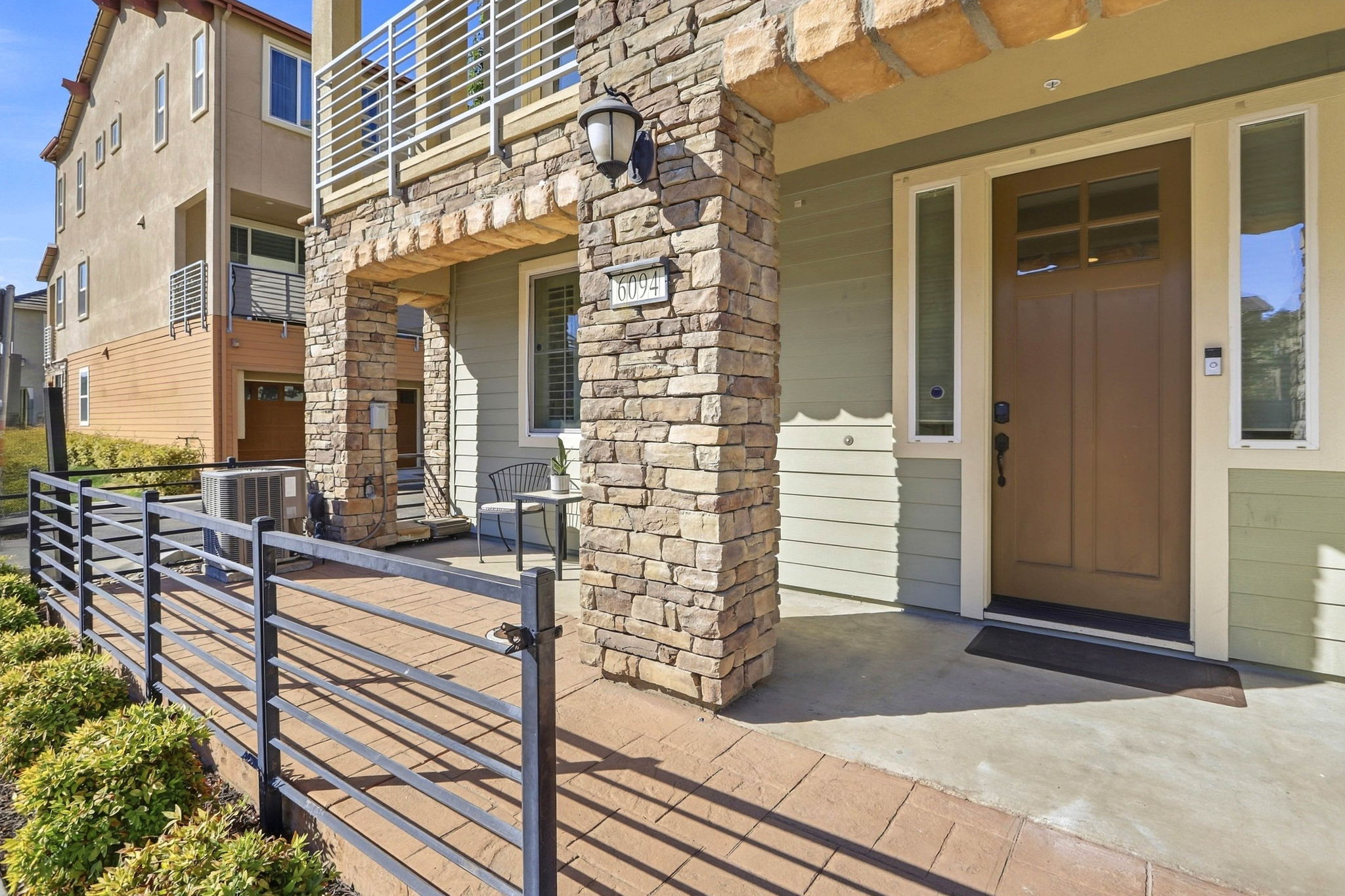 005_F8_6094 Charlotte Dr