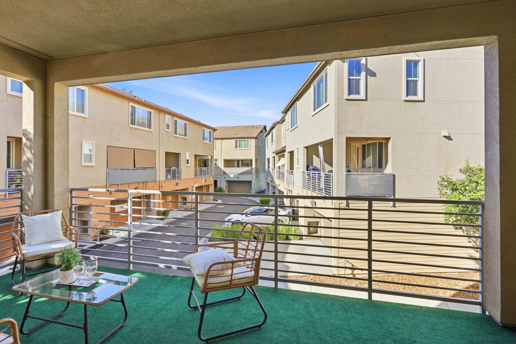 037_F8_6094 Charlotte Dr
