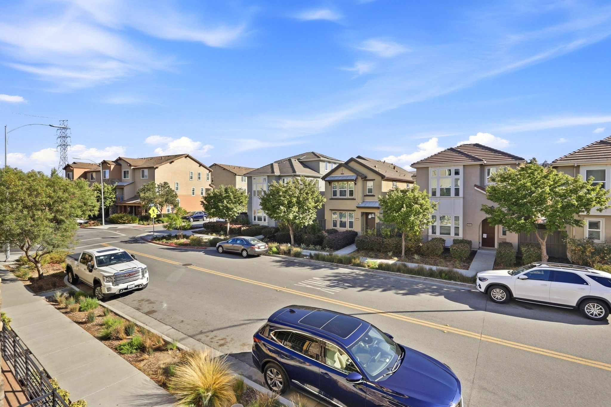 041_F8_6094 Charlotte Dr
