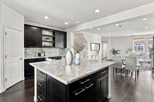 011_F8_6094 Charlotte Dr