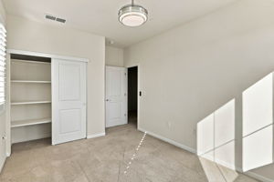 018_F8_6094 Charlotte Dr