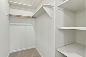 024_F8_6094 Charlotte Dr