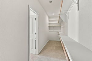 025_F8_6094 Charlotte Dr