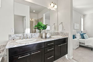 033_F8_6094 Charlotte Dr