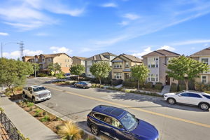041_F8_6094 Charlotte Dr