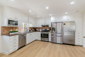 013_6095 Springer Way