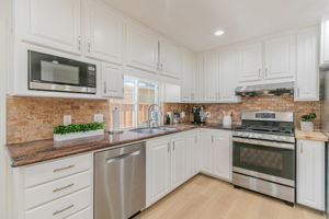 014_6095 Springer Way