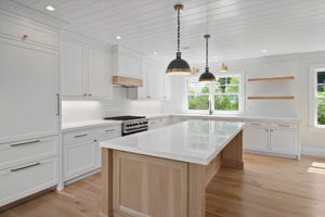  61 Harrison St, Sag Harbor, NY 11963, US Photo 21