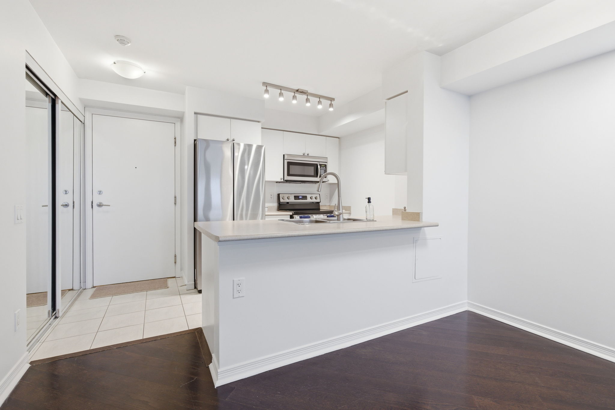 Property in Toronto — delivered property photograph 4