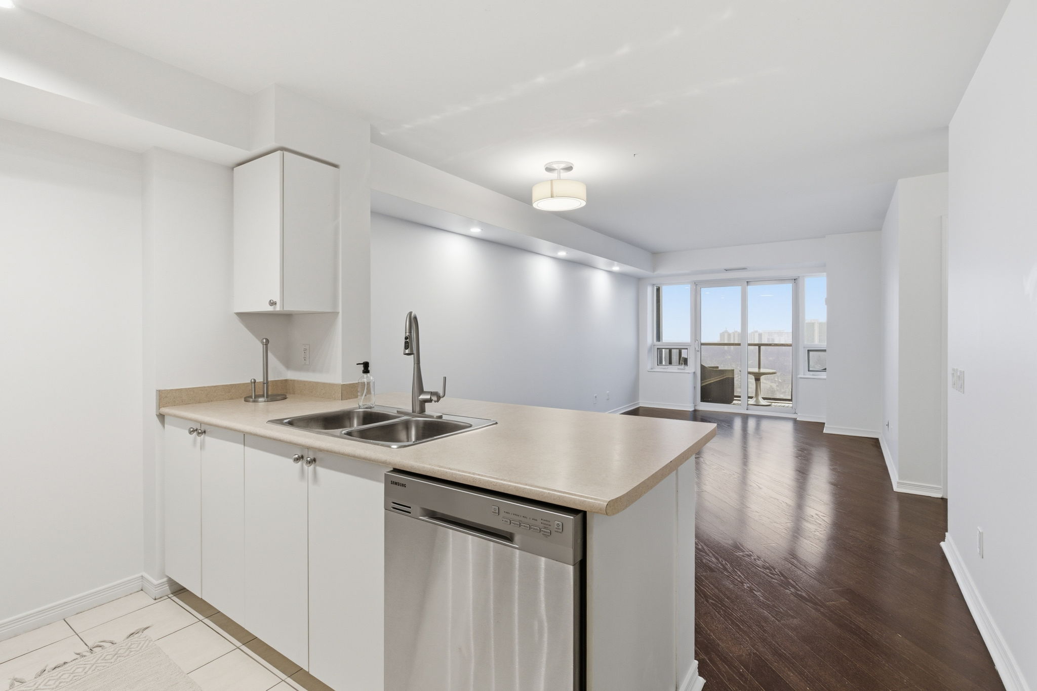 Property in Toronto — delivered property photograph 5