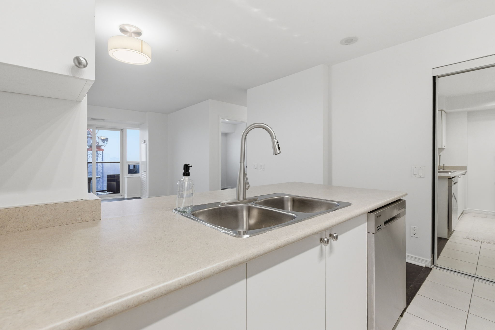 Property in Toronto — delivered property photograph 8