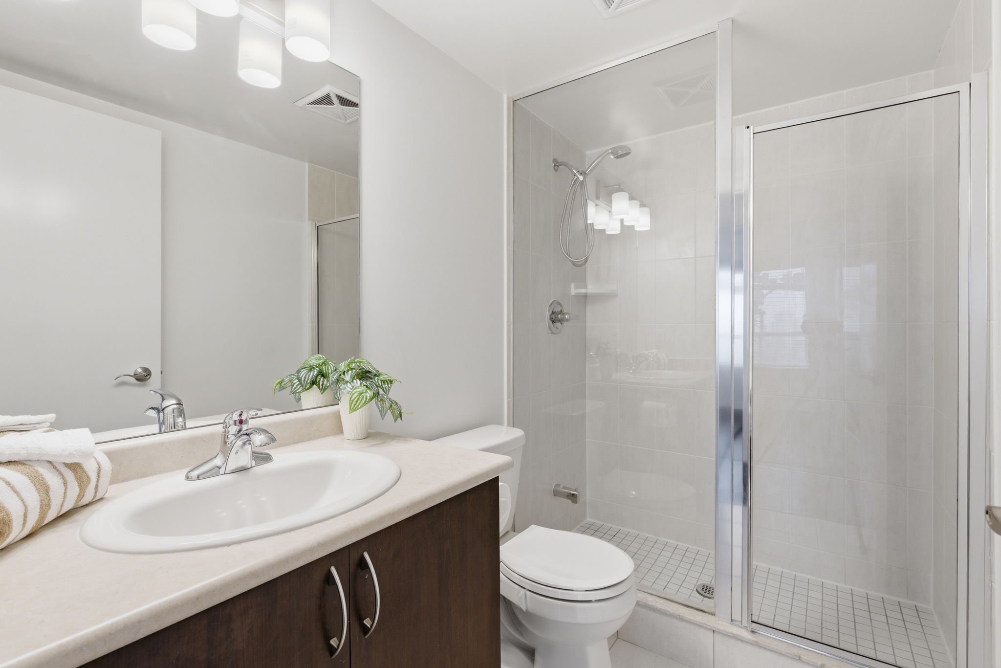 Property in Toronto — delivered property photograph 12