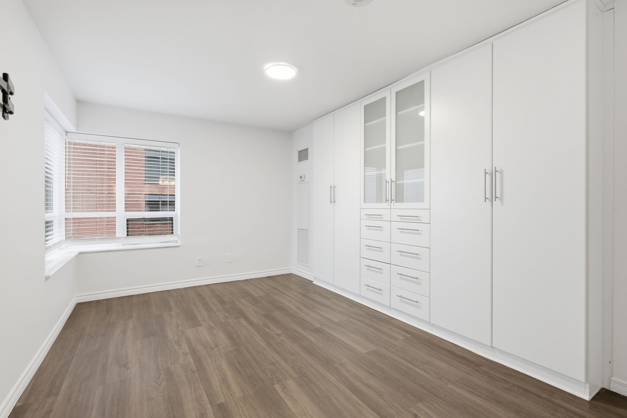 Property in Toronto — delivered property photograph 13