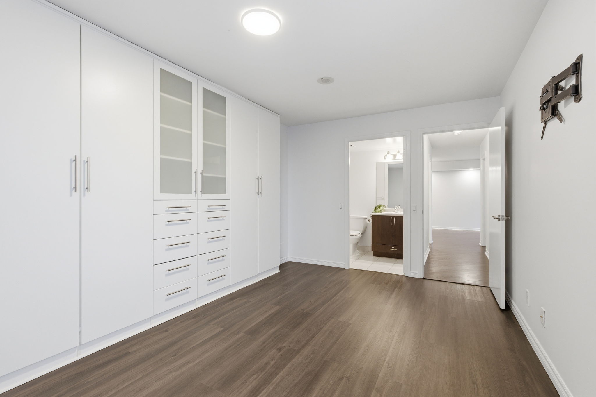 Property in Toronto — delivered property photograph 15