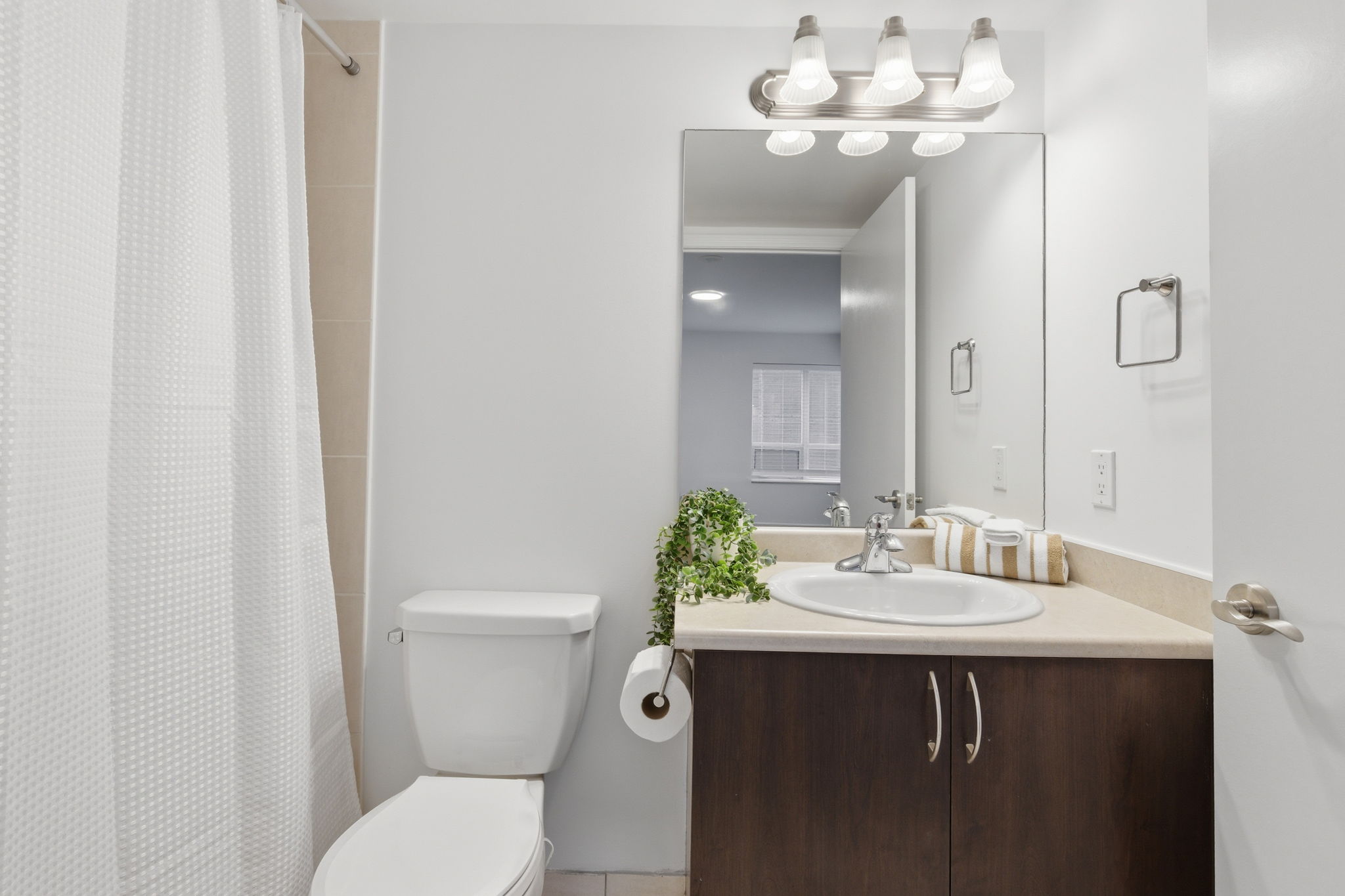 Property in Toronto — delivered property photograph 16