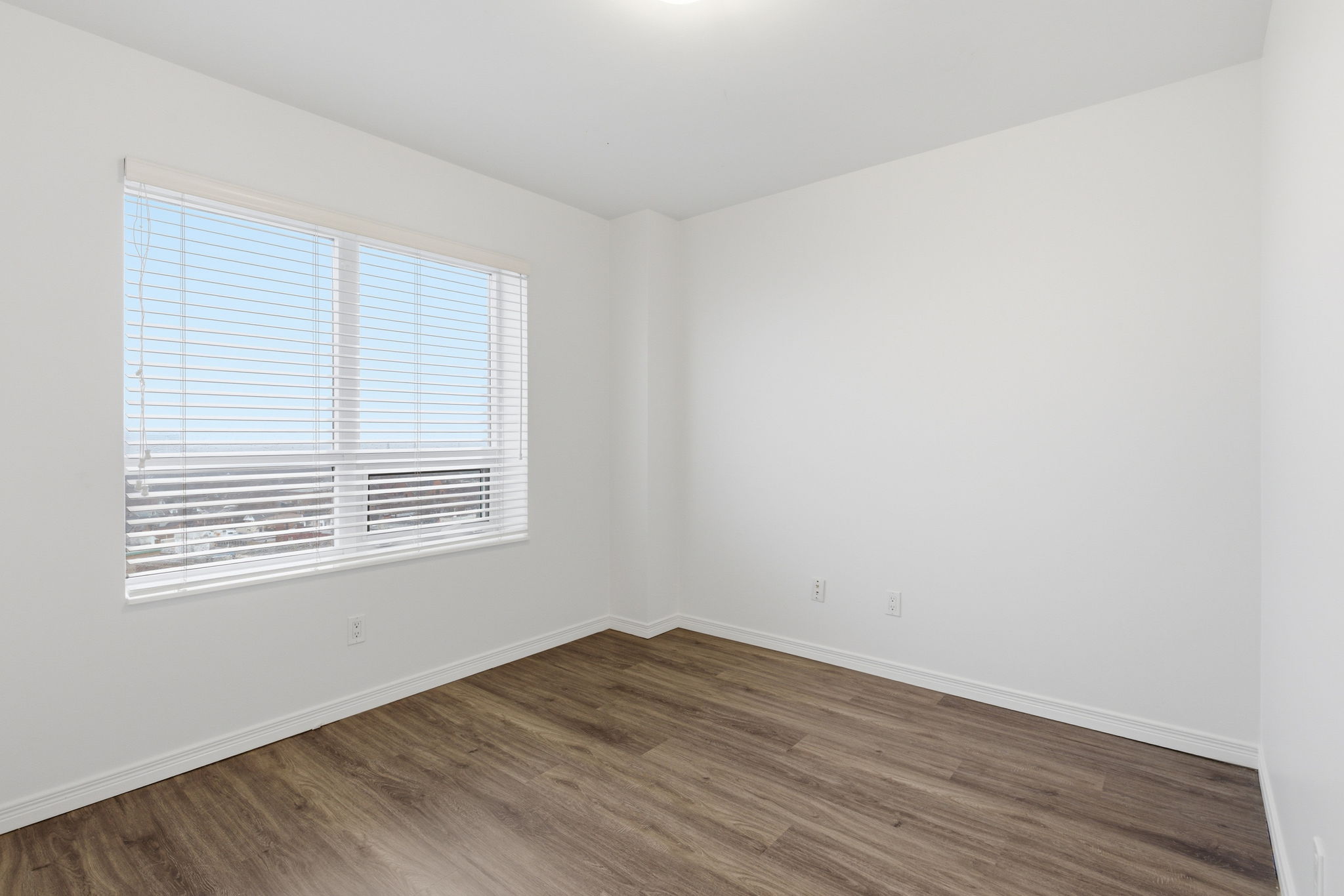 Property in Toronto — delivered property photograph 17