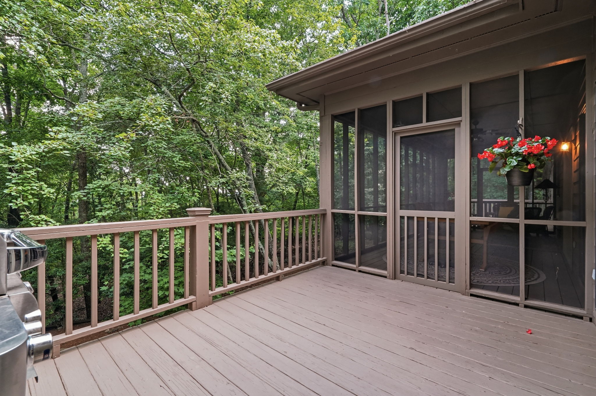 Spacious deck space on main level