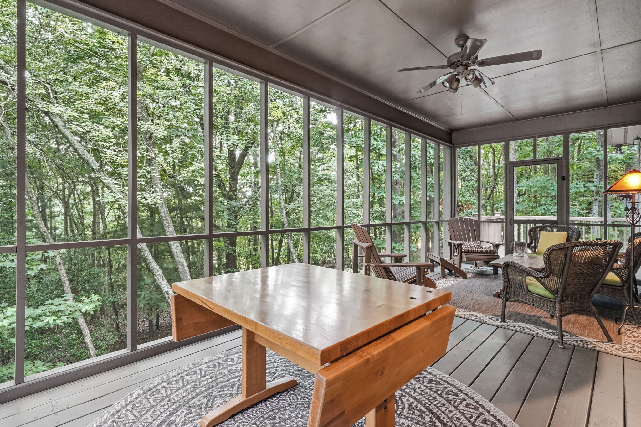 Large screened porch on main level