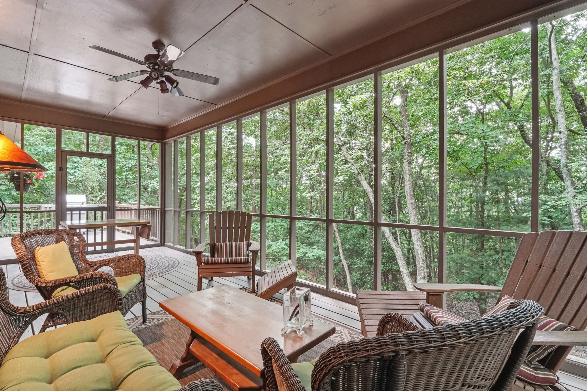 Spacious screened porch