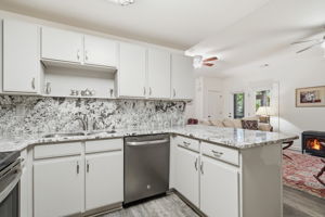 Full kitchen on terrace level