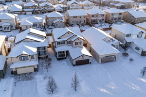 61 Purple Sage Cres - Exterior-5