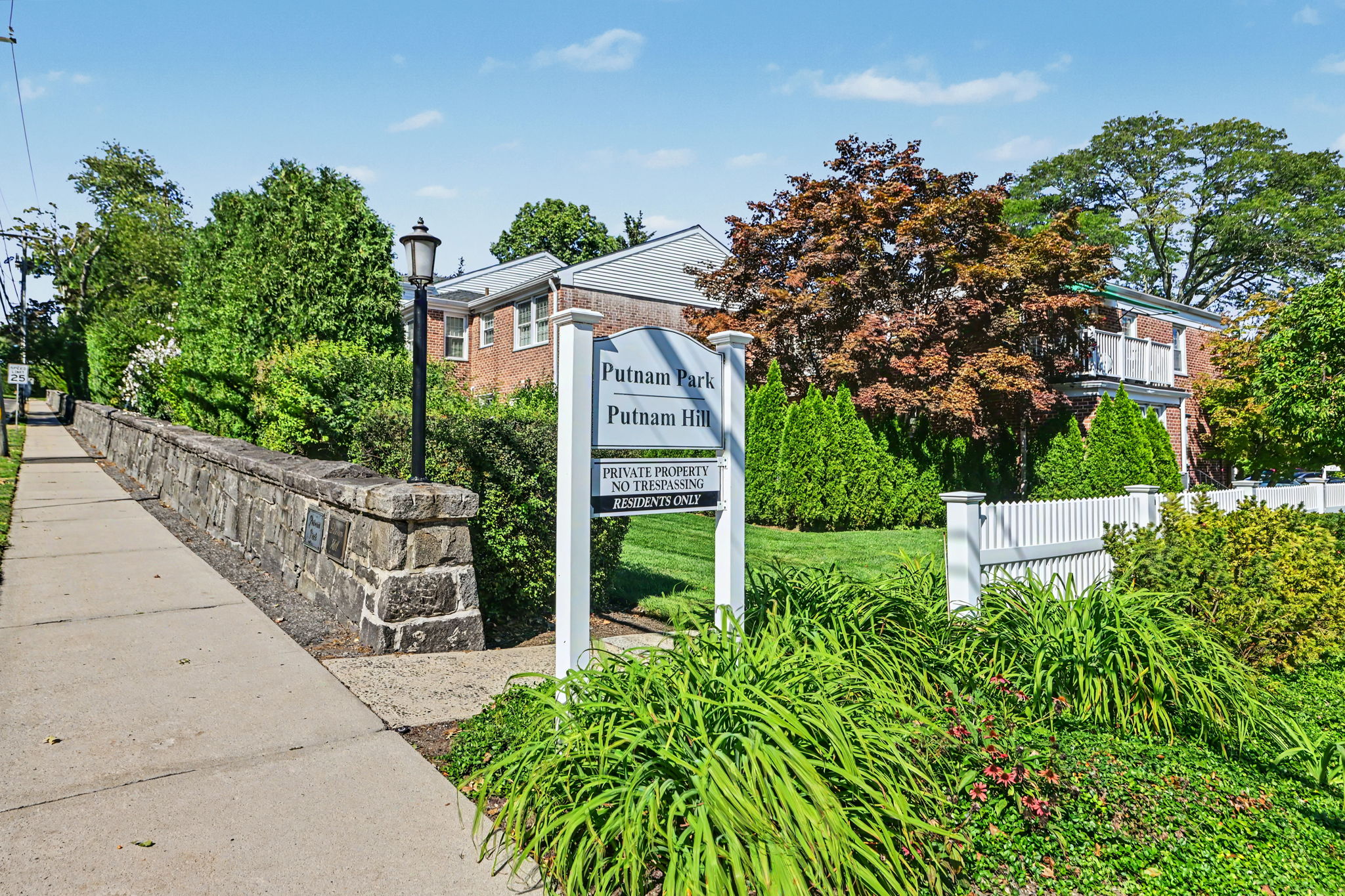 Welcome to Putnam Park, on desirable Milbank Avenue