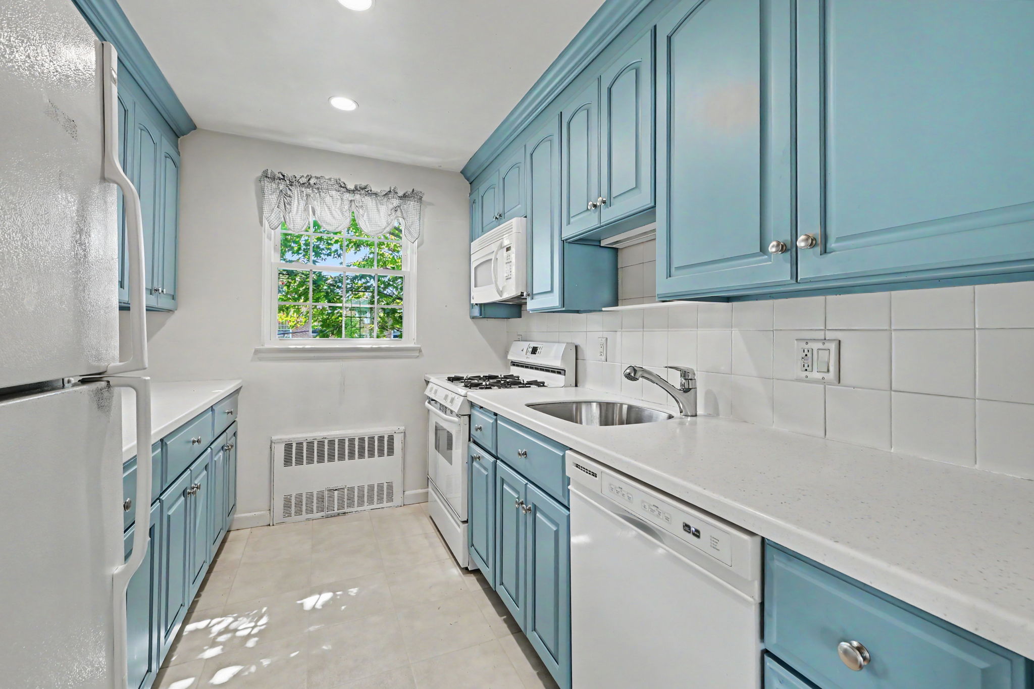 Sunny Kitchen