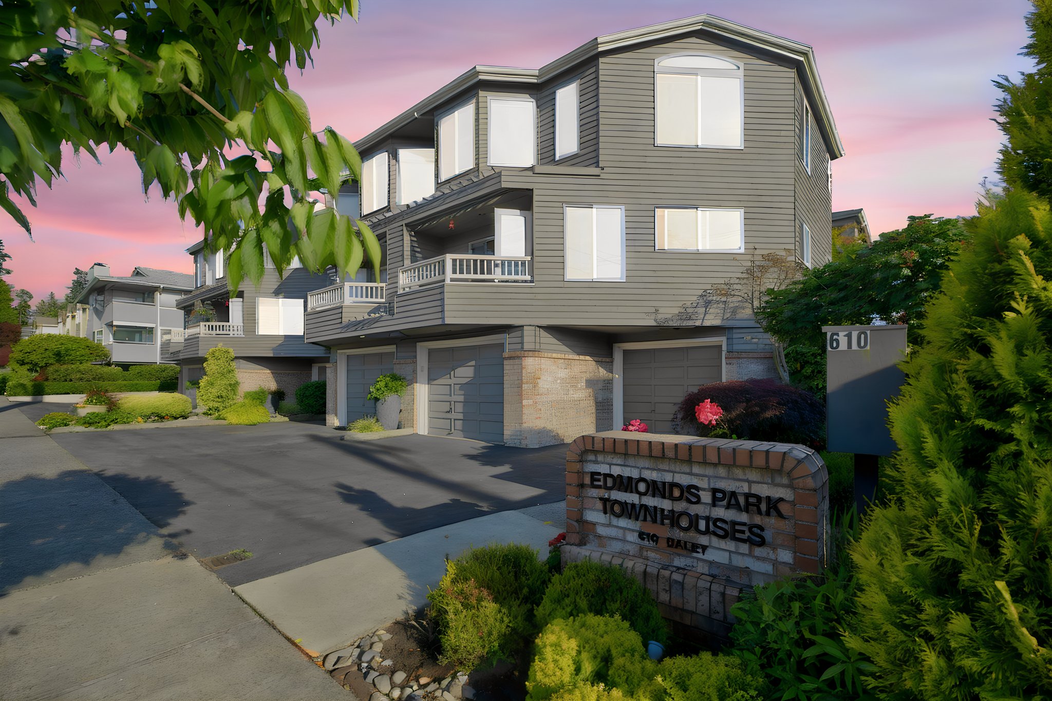 610 Daley St suite e, Edmonds, WA (3) day to dusk.jpeg