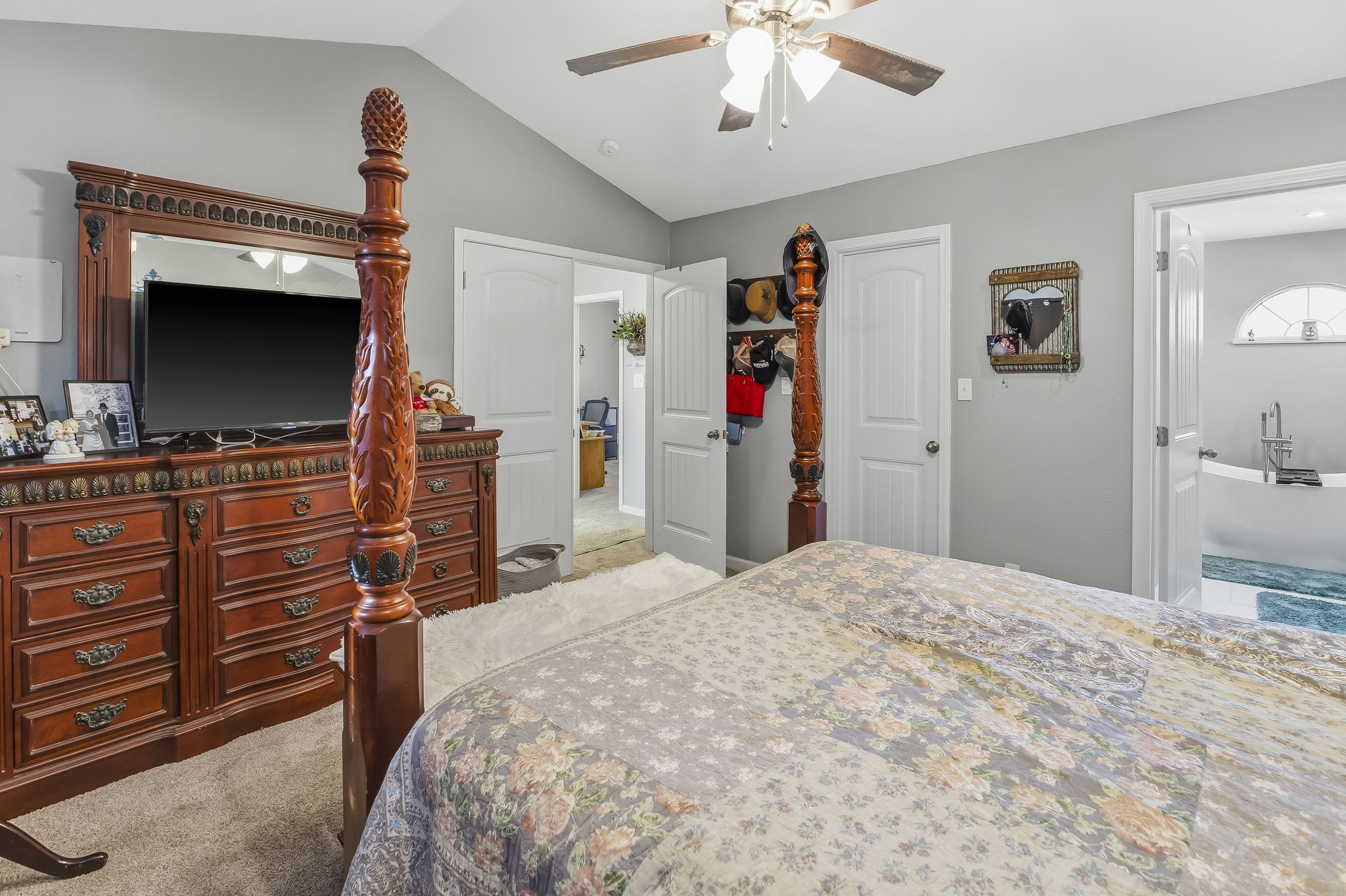  Photo 33