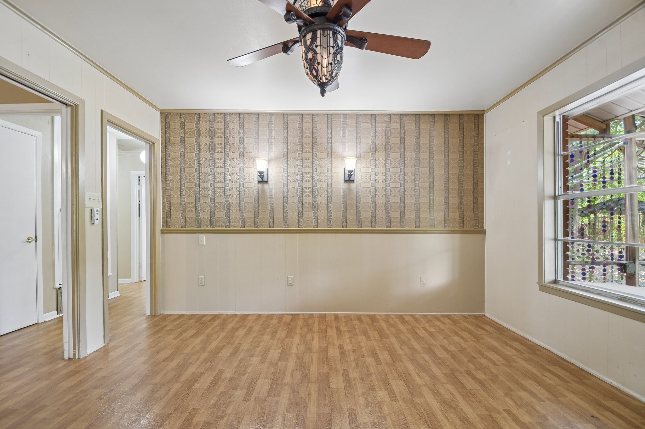 Mogonye Ln-S1209-024.jpg