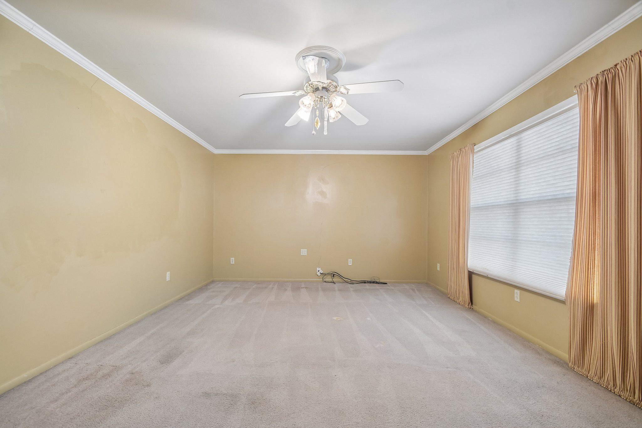 Mogonye Ln-S1209-025.jpg