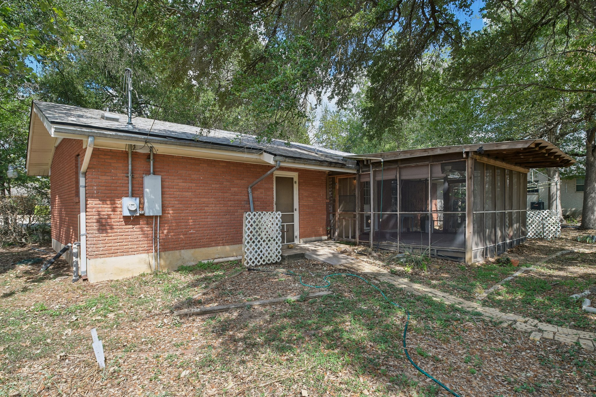 Mogonye Ln-S1209-032.jpg