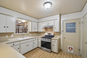 Mogonye Ln-S1209-005.jpg