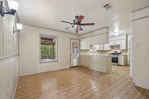 Mogonye Ln-S1209-009.jpg