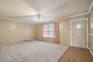 Mogonye Ln-S1209-017.jpg
