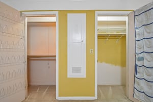 Mogonye Ln-S1209-023.jpg