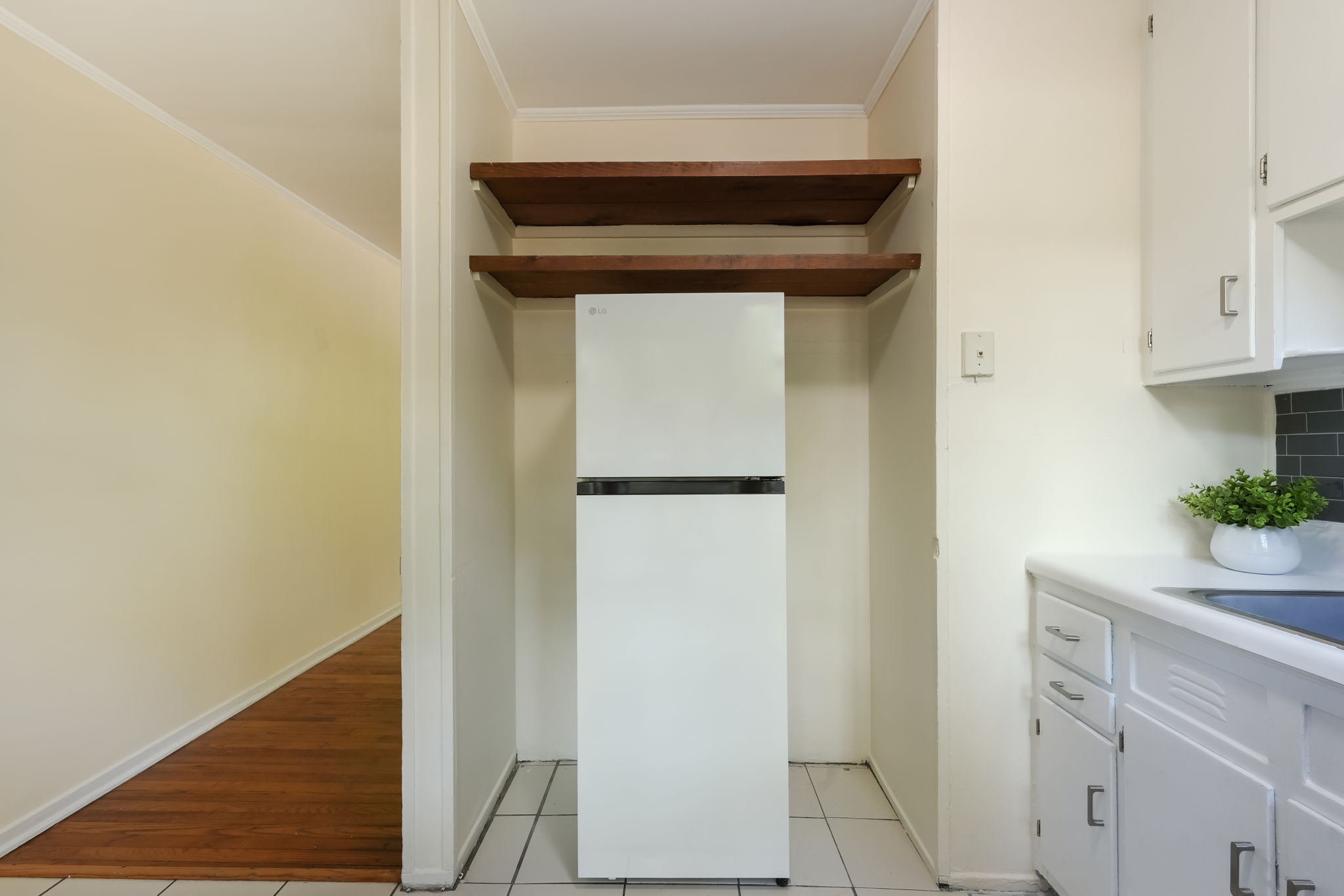 Kitchen - Laundry
