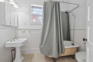 shared all bath 2nd level