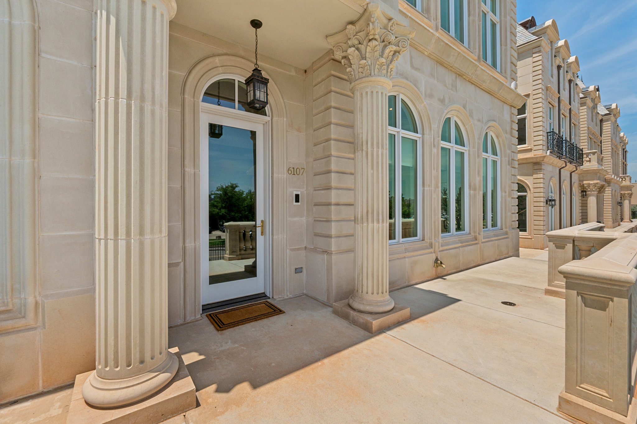 6100 NW Grand Blvd 6107_001 (2).jpg
