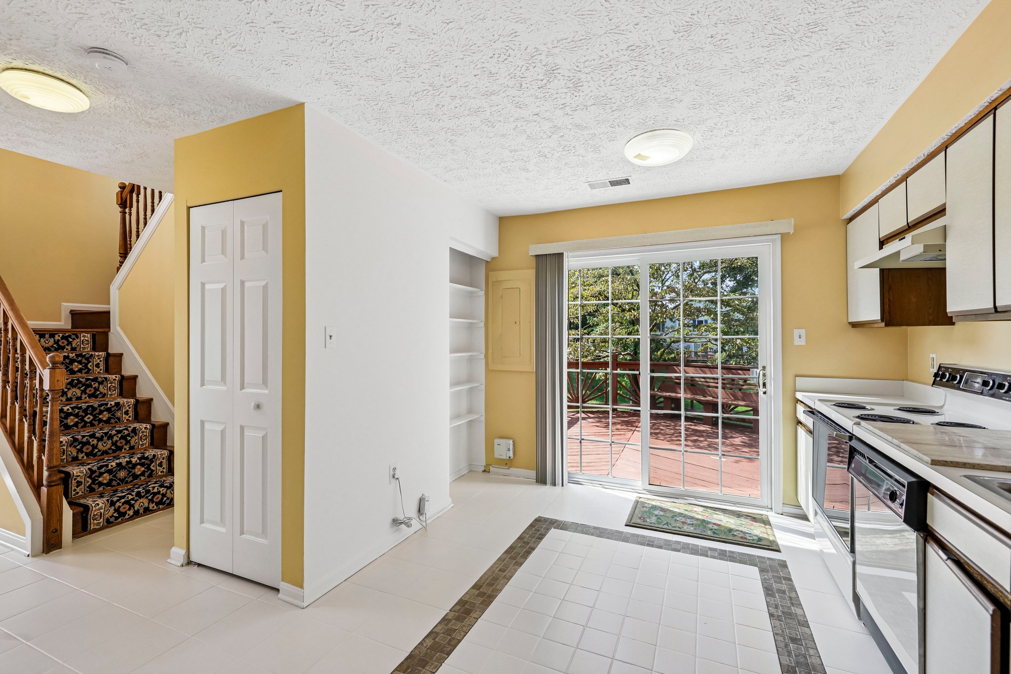 6100B Hoskins Hollow Cir-S1809-013.jpg