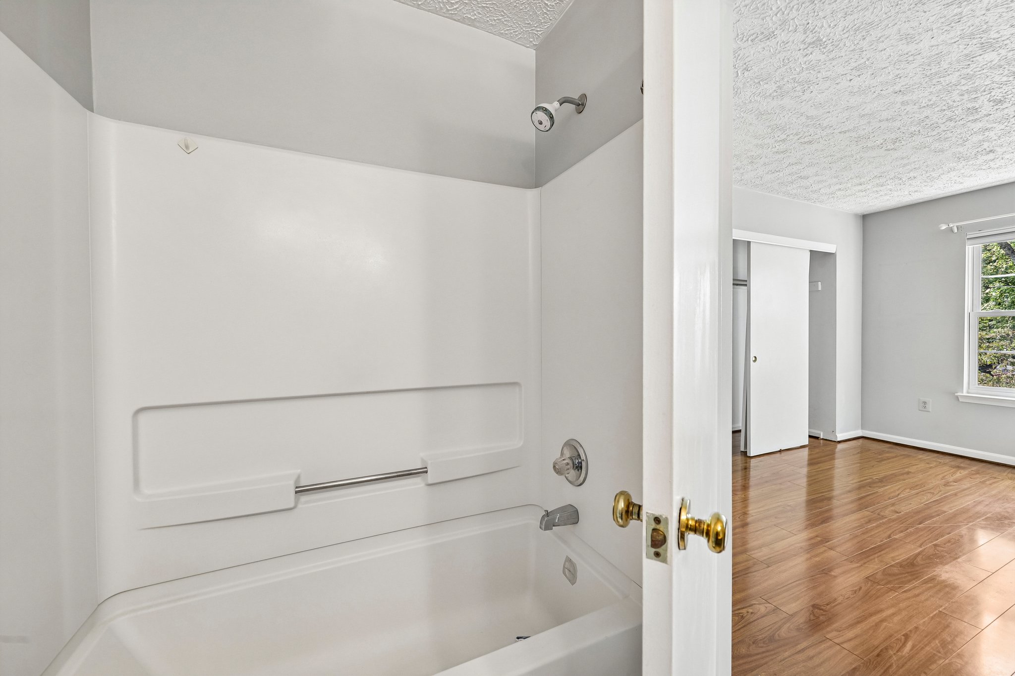 6100B Hoskins Hollow Cir-S1809-032.jpg