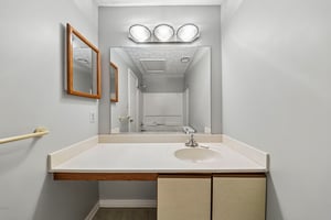 6100B Hoskins Hollow Cir-S1809-031.jpg