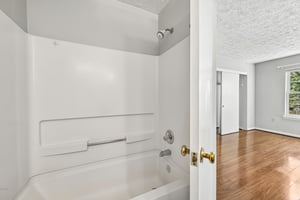 6100B Hoskins Hollow Cir-S1809-032.jpg