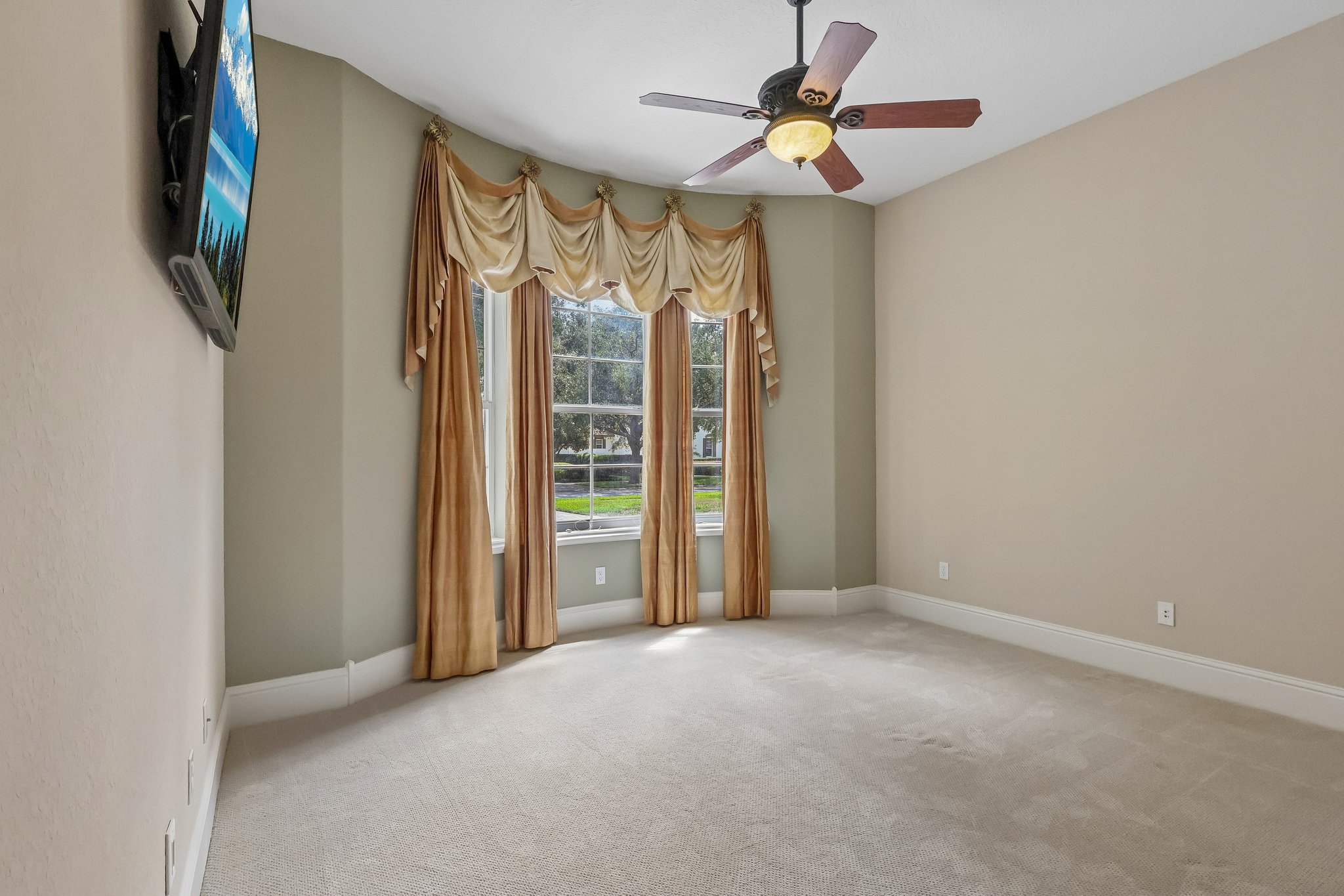S Hampshire Ct-S1608-029r.jpg