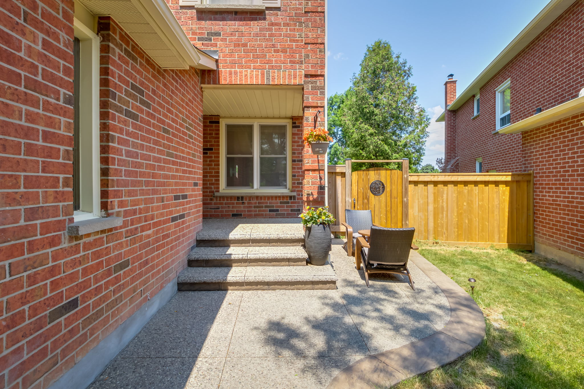  6103 Camgreen Cir, Mississauga, ON L5N 4N2, US Photo 4