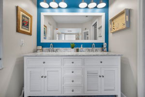 Master Bathroom1c