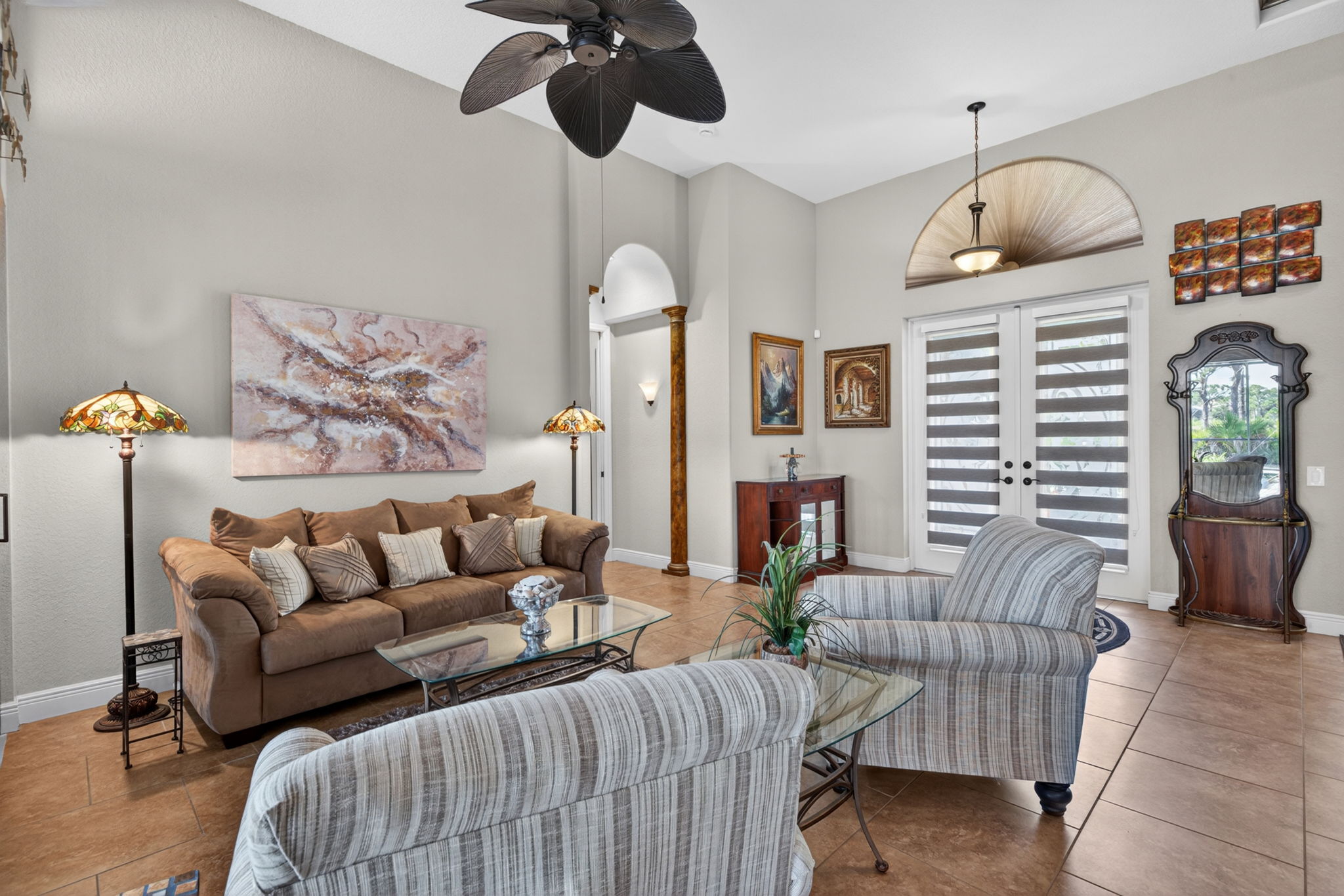 Living Room 4 of 6