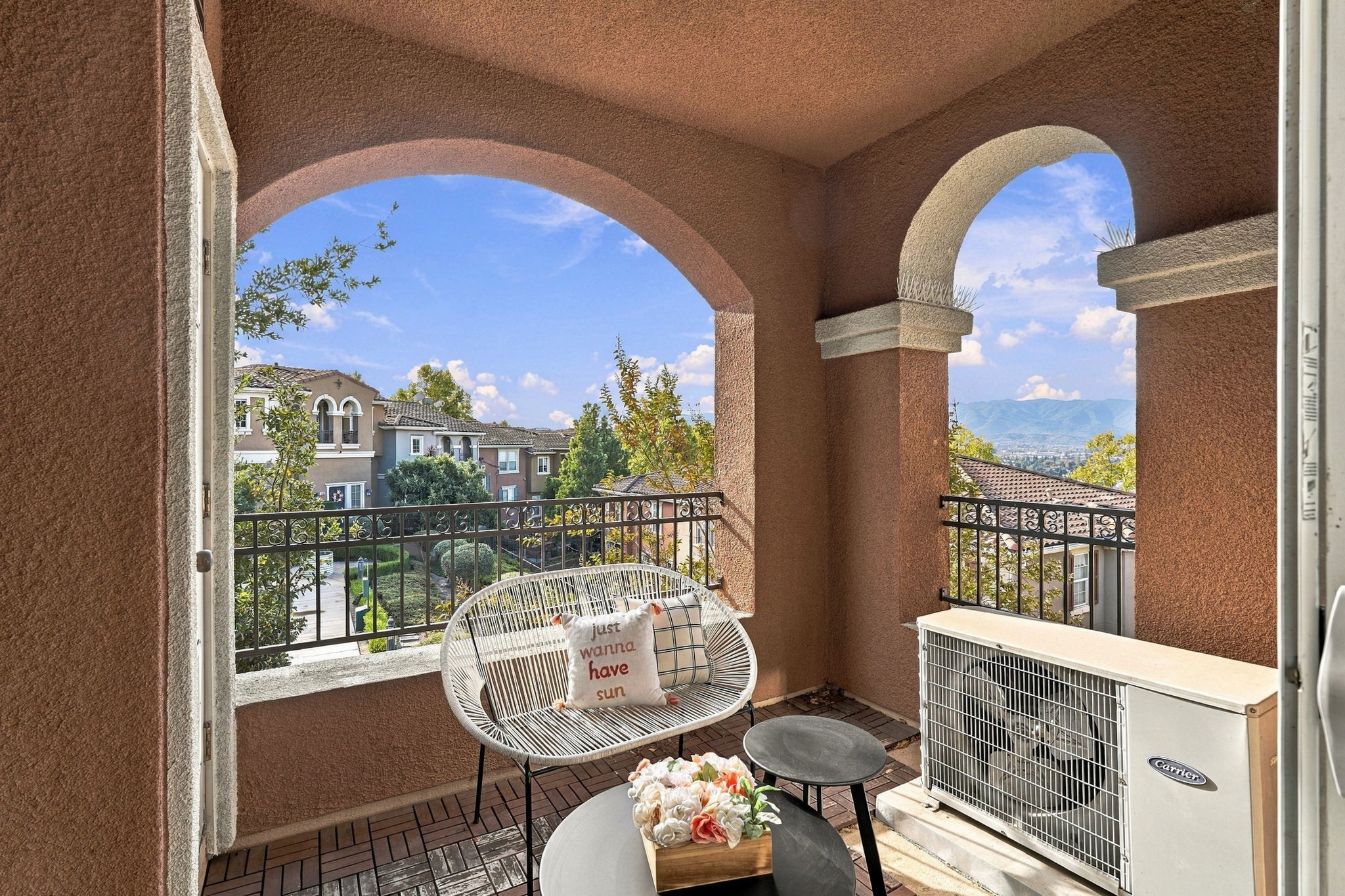 027_F8_611 Adeline Ave