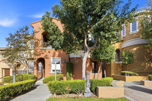 001_F8_611 Adeline Ave