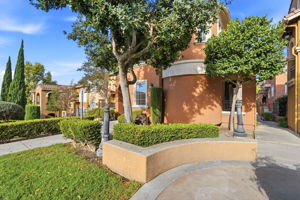 002_F8_611 Adeline Ave